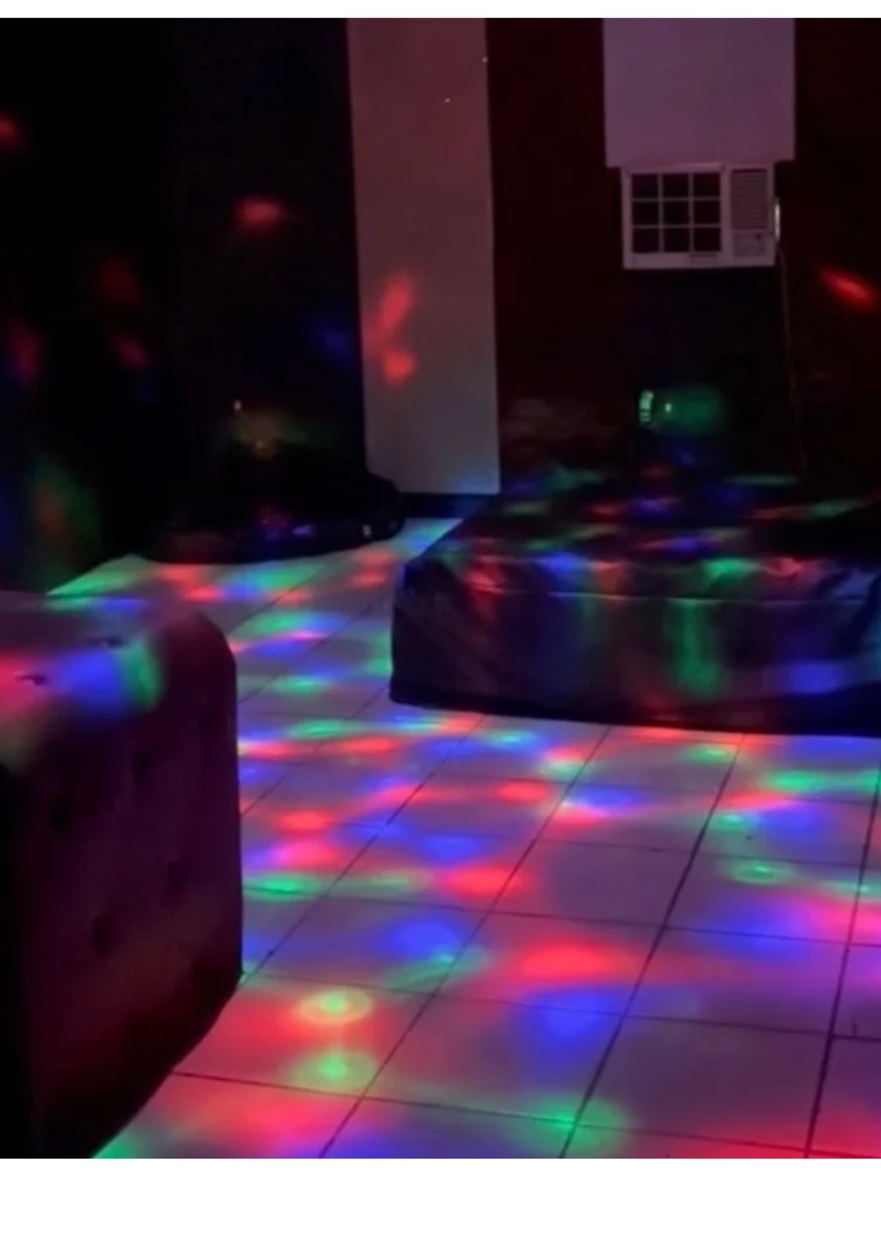 Quarto para casais com iluminação intimista